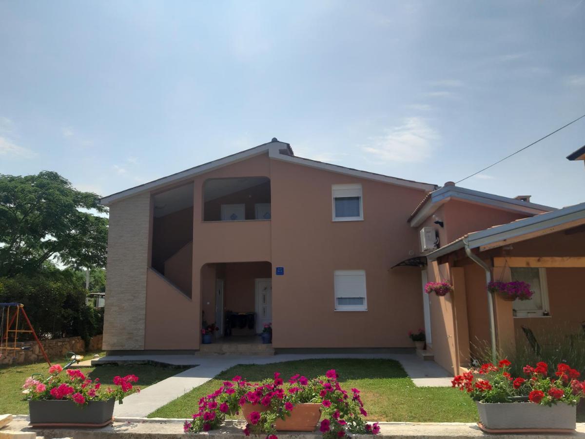 Apartments Dora Porec Exterior photo